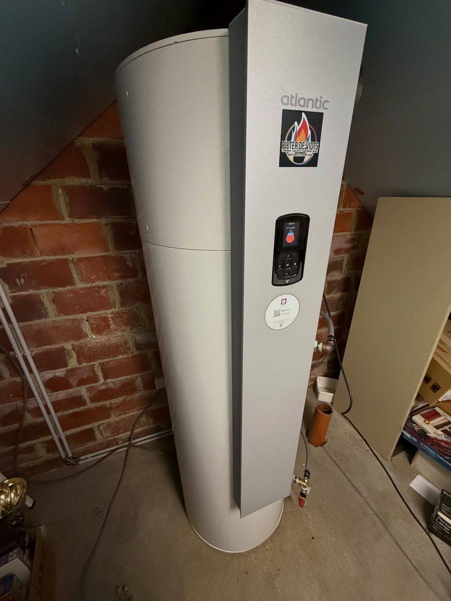 Na vijftien jaar was de elektrische boiler stuk. Vervangen door een wa