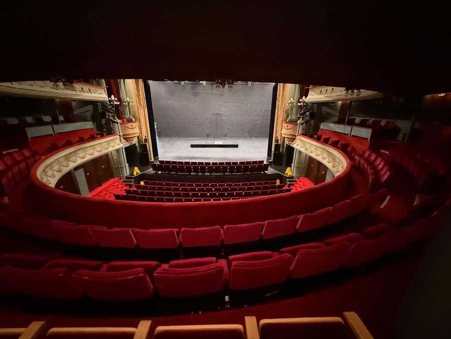 Onderhoud van de HVAC-installatie in de zaal van NTGent.
