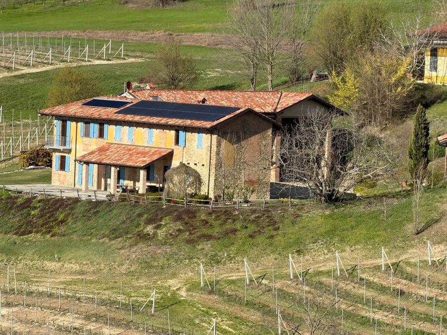 Een installatie in Italië vanop afstand nagekeken via het gebouwbeheer